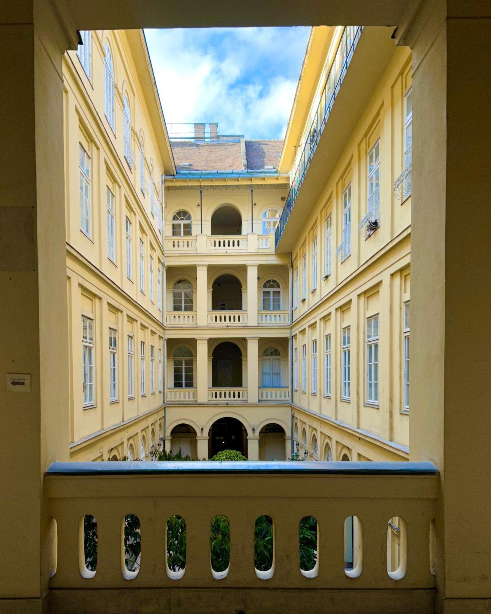 Dolce Vita Basilica Budapeste Exterior foto